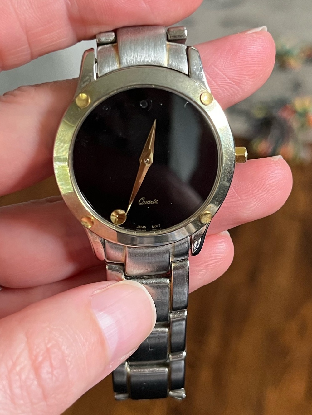 Classic Stainless Steel Two-Tone Quartz Watch - Black Dial (Needs repair)